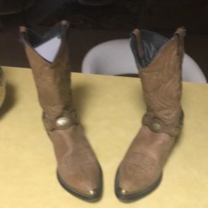 Women’s leather cowboy boots